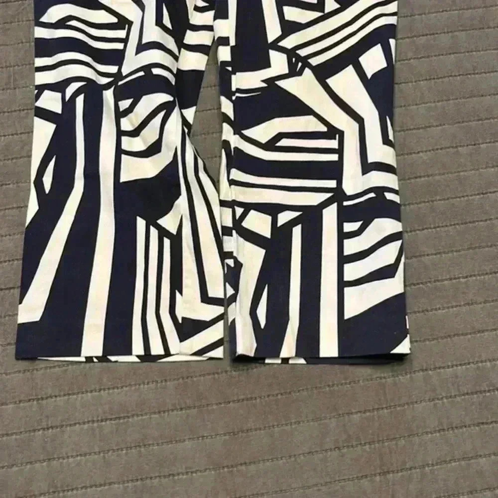 New York & Company Navy and White Abstract Print Cropped Pants Capris Size 6 - Picture 8 of 8